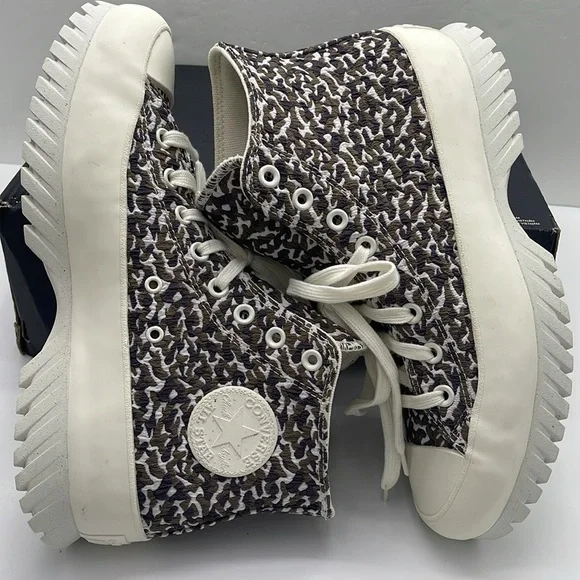 Converse WMNS High-Top Platforms A00877C
CTAS LUGGED 2.0 HI
SAND DUNE/EGRET/EGRT - Picture 12 of 16